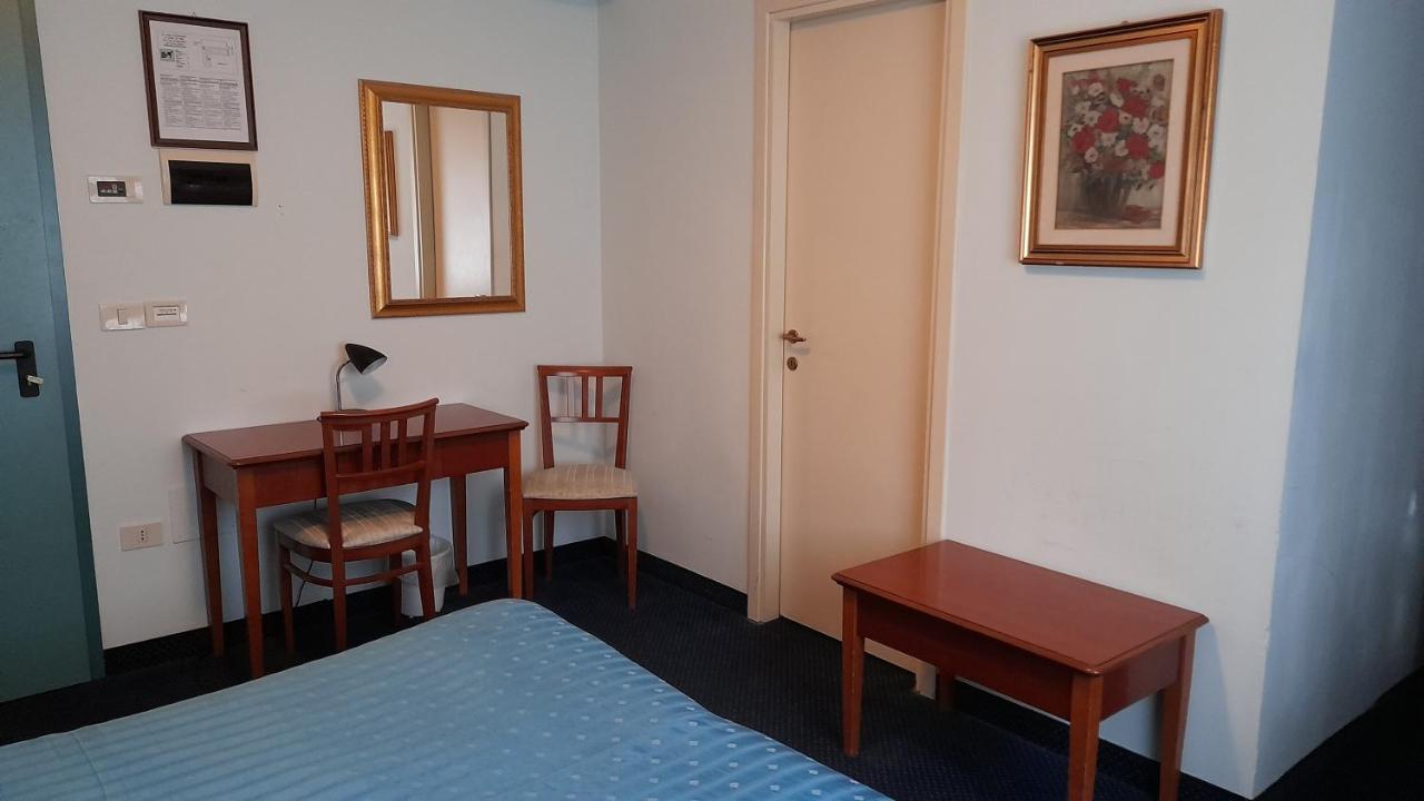 Hotel Tortorina Urbino Buitenkant foto